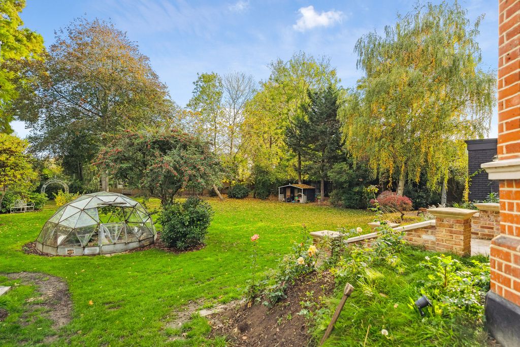 Additional image 17 of 6 bed detached house to rentBridge Road, East Molesey KT8