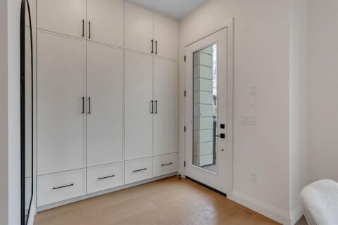 Additional image 8 of Unit 1-2032 Bowness Road NW, Calgary, AB, T2N 3K8