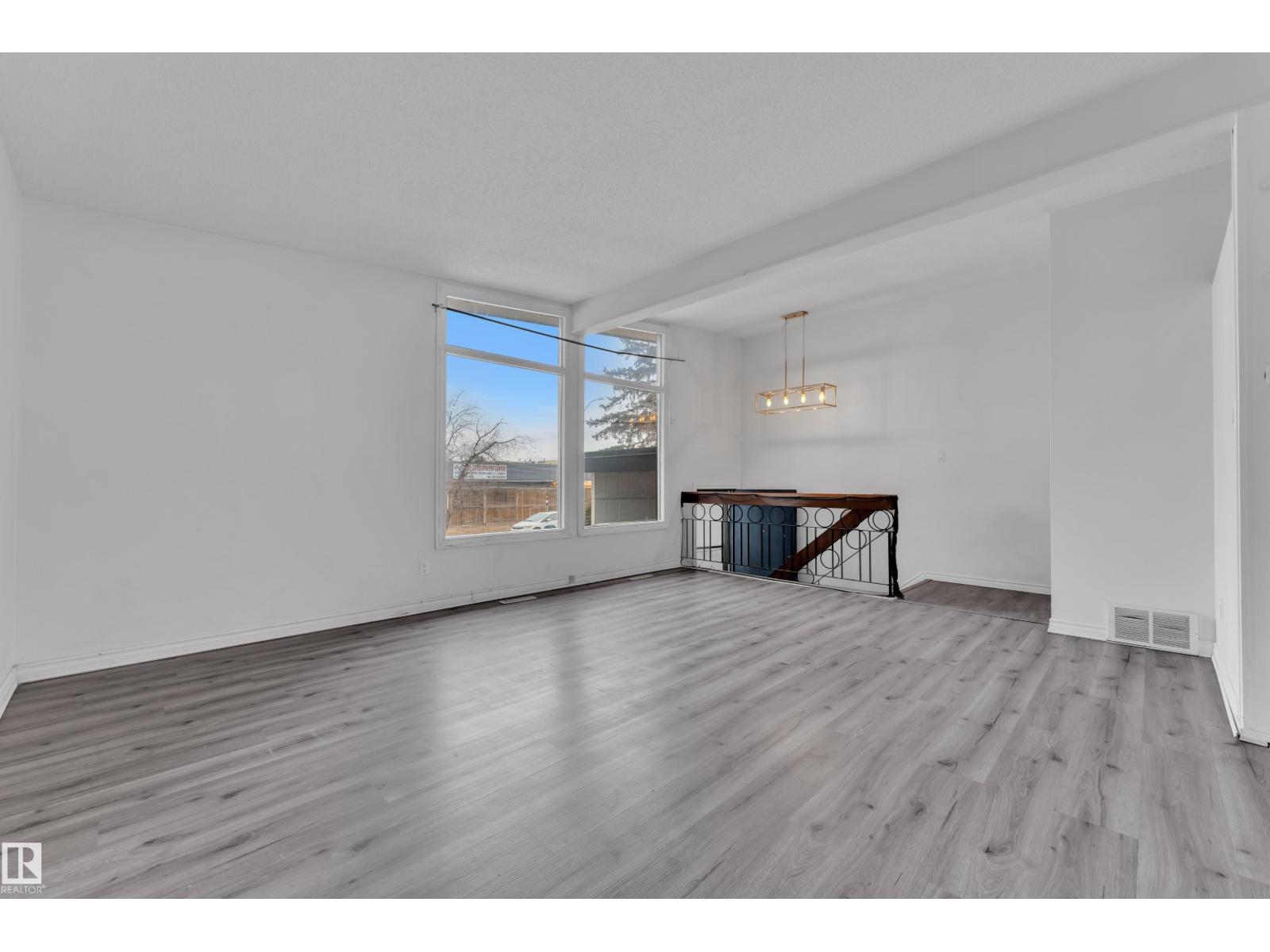 Additional image 4 of 11429 39 Avenue NW, Edmonton, AB, T6J0M5