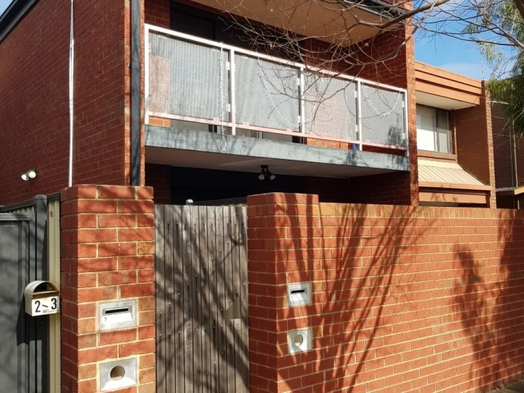 1/5 John Street, St Albans VIC 3021