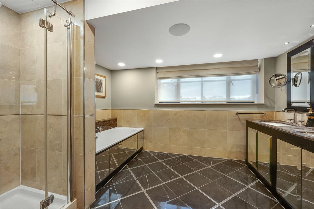 Additional image 11 of 2 bed flat to rentCharters Road, Ascot, Berkshire SL5