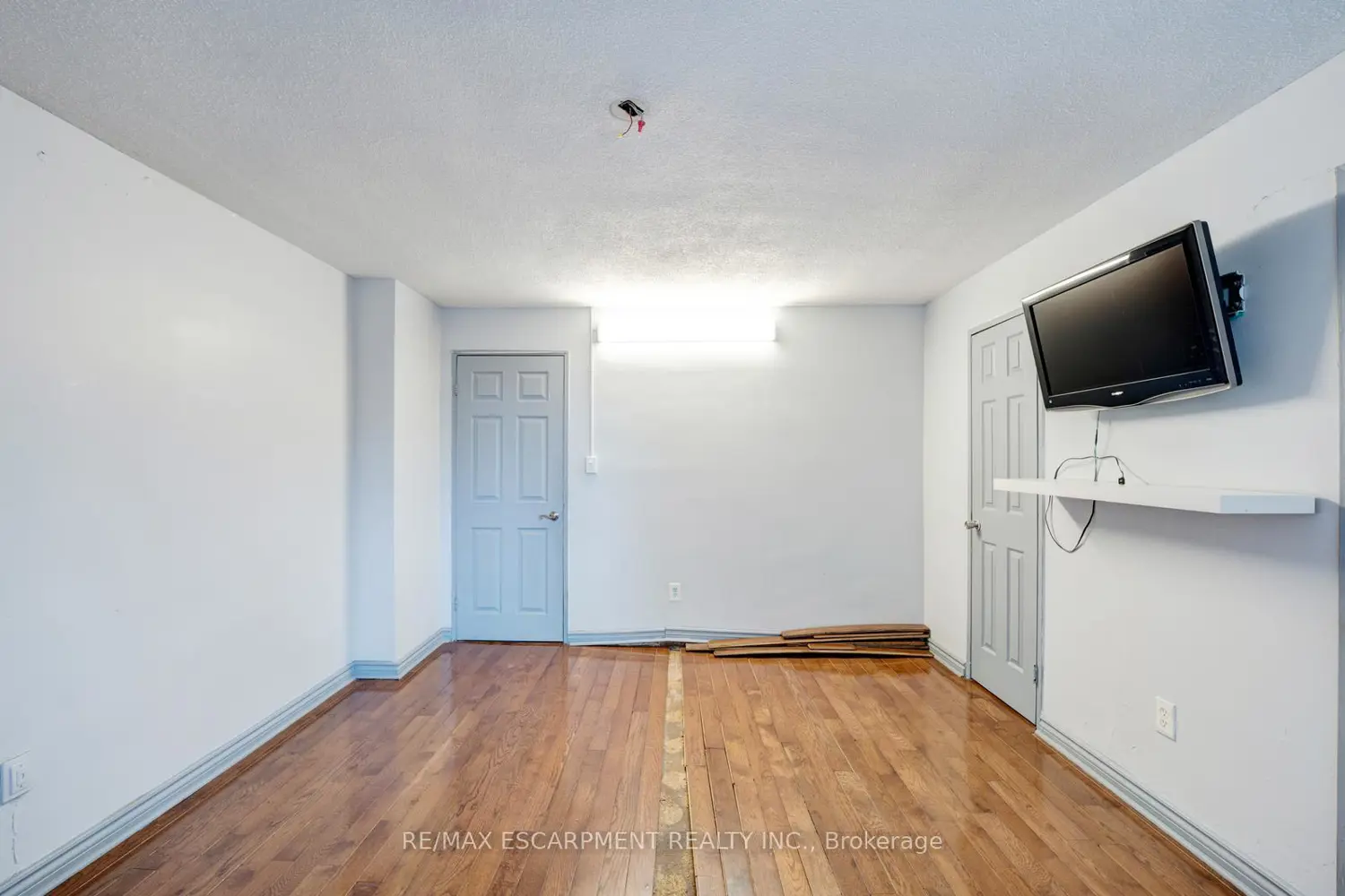 Additional image 13 of 10 Edgecliff Golfway 206