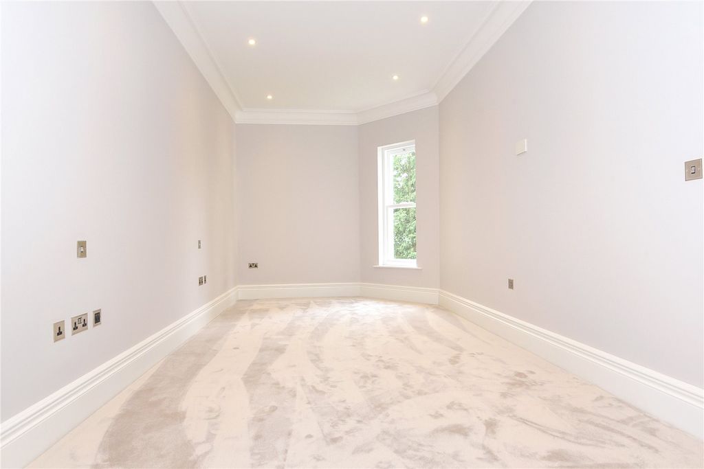 Additional image 10 of 3 bed flat to rentThe Ridge, Ridgemount Road, Sunningdale, Berkshire SL5