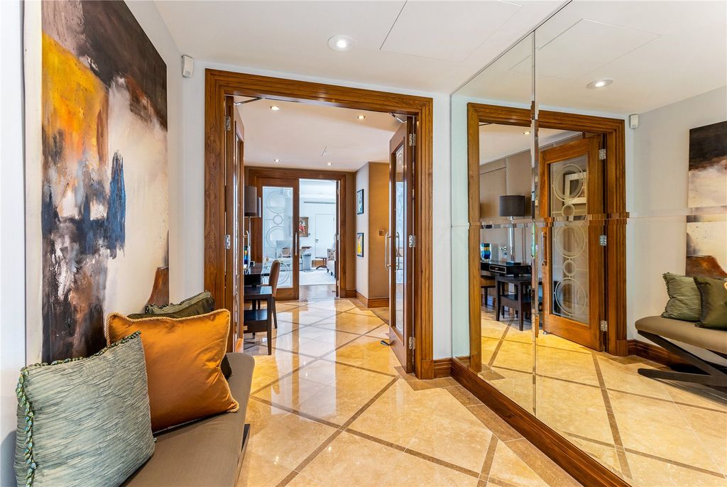 Additional image 2 of 3 bed flat to rentCharters Garden House, Charters Road, Sunningdale SL5