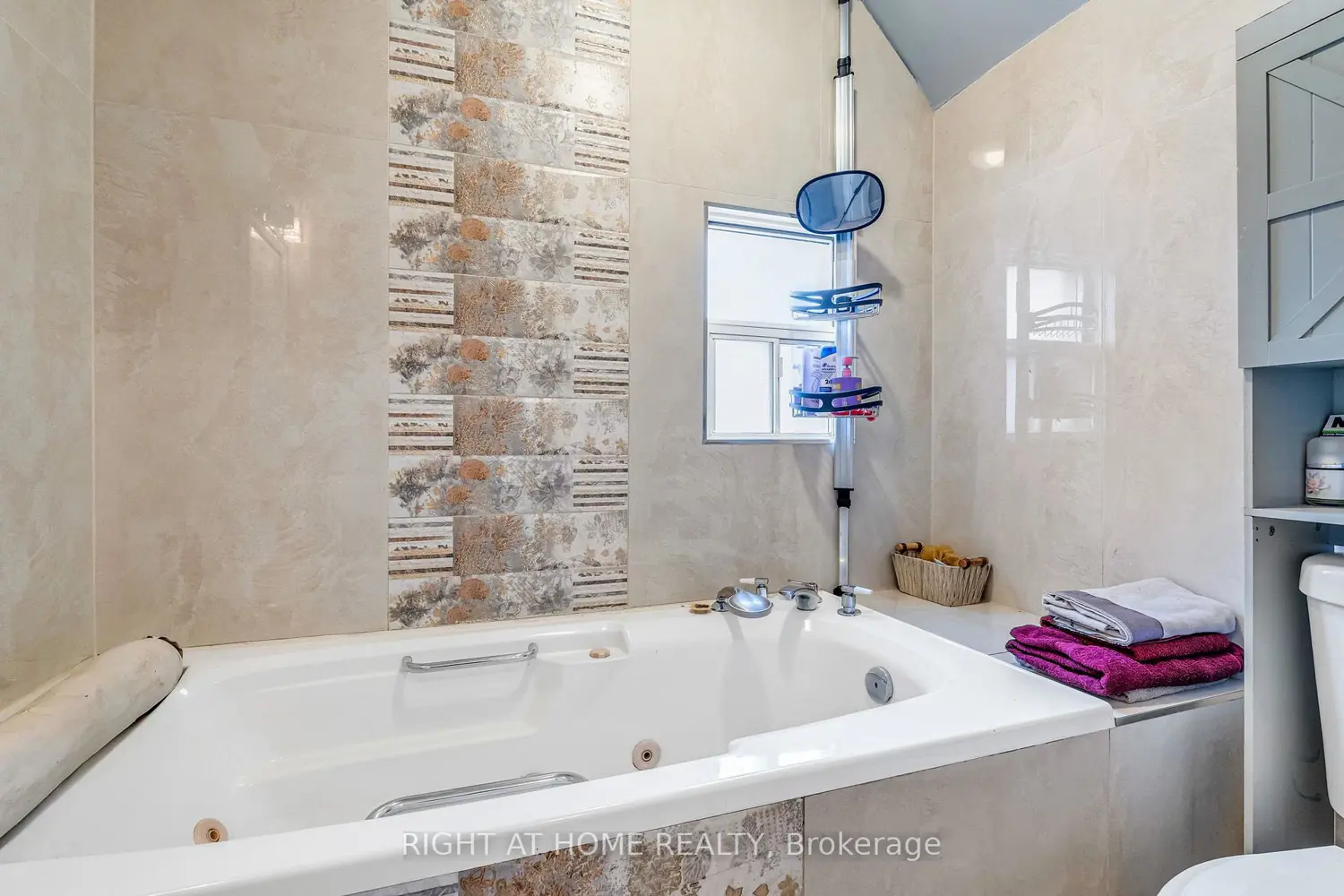 Additional image 15 of 207 Lottridge Street