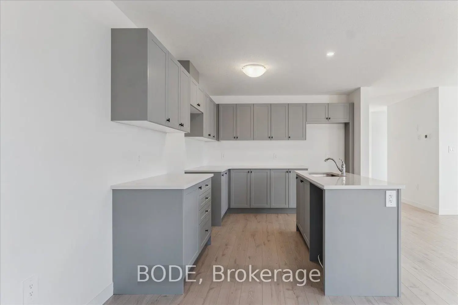 Additional image 10 of 40 Oak Forest Common