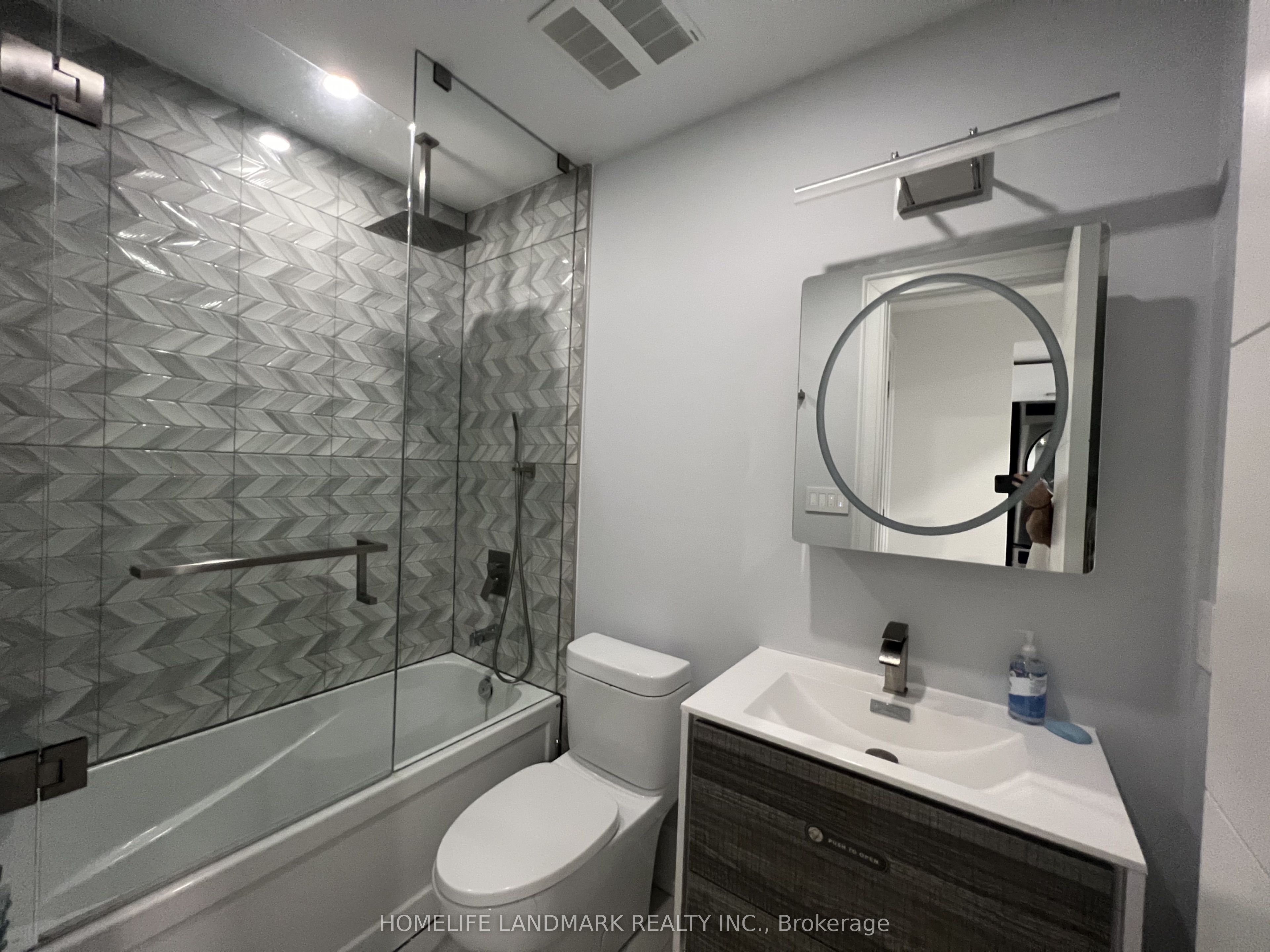 Additional image 5 of Lower-17 Hocken Avenue, Toronto, ON, M6G 2K1