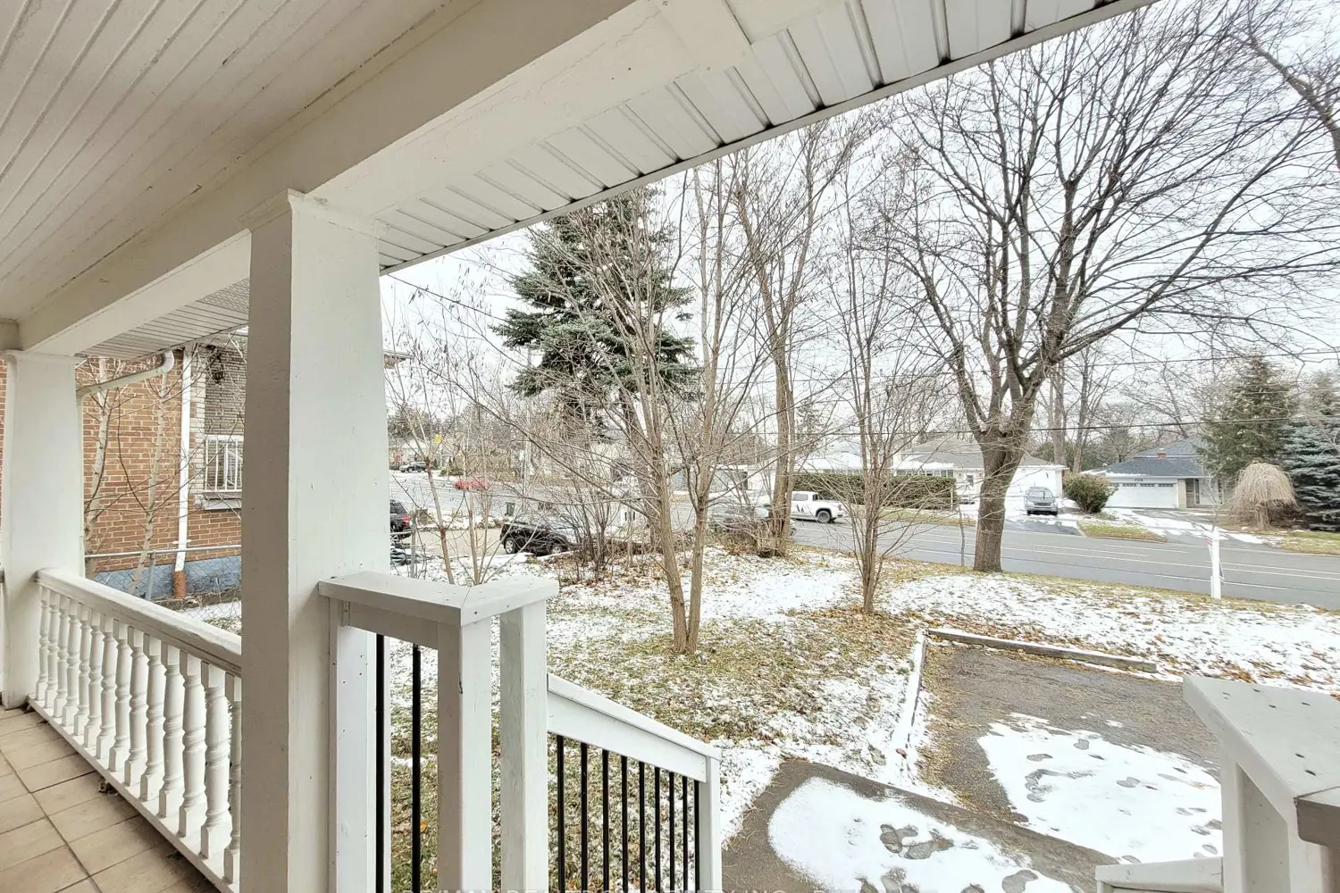 185 Steeles Avenue