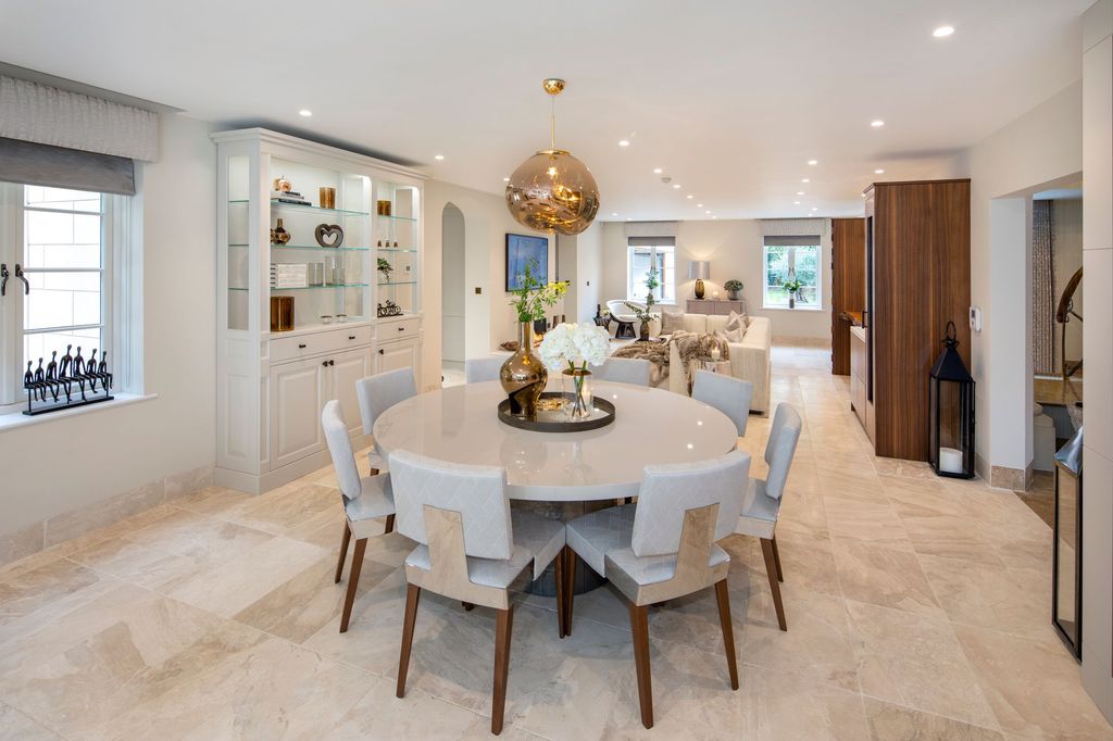 Additional image 8 of 6 bed detached house to rentStoke Wood, Stoke Poges SL2