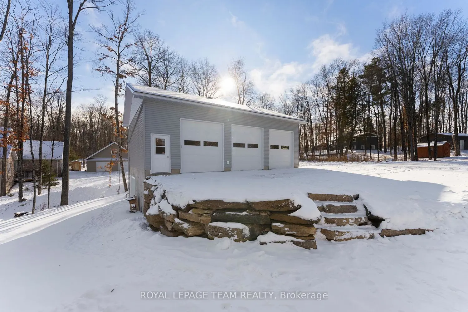 Additional image 17 of 44 Morning Flight Court