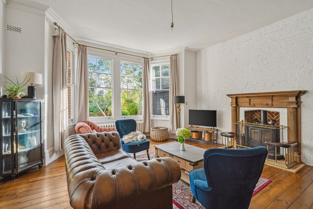 Additional image 4 of 6 bed detached house to rentBridge Road, East Molesey KT8