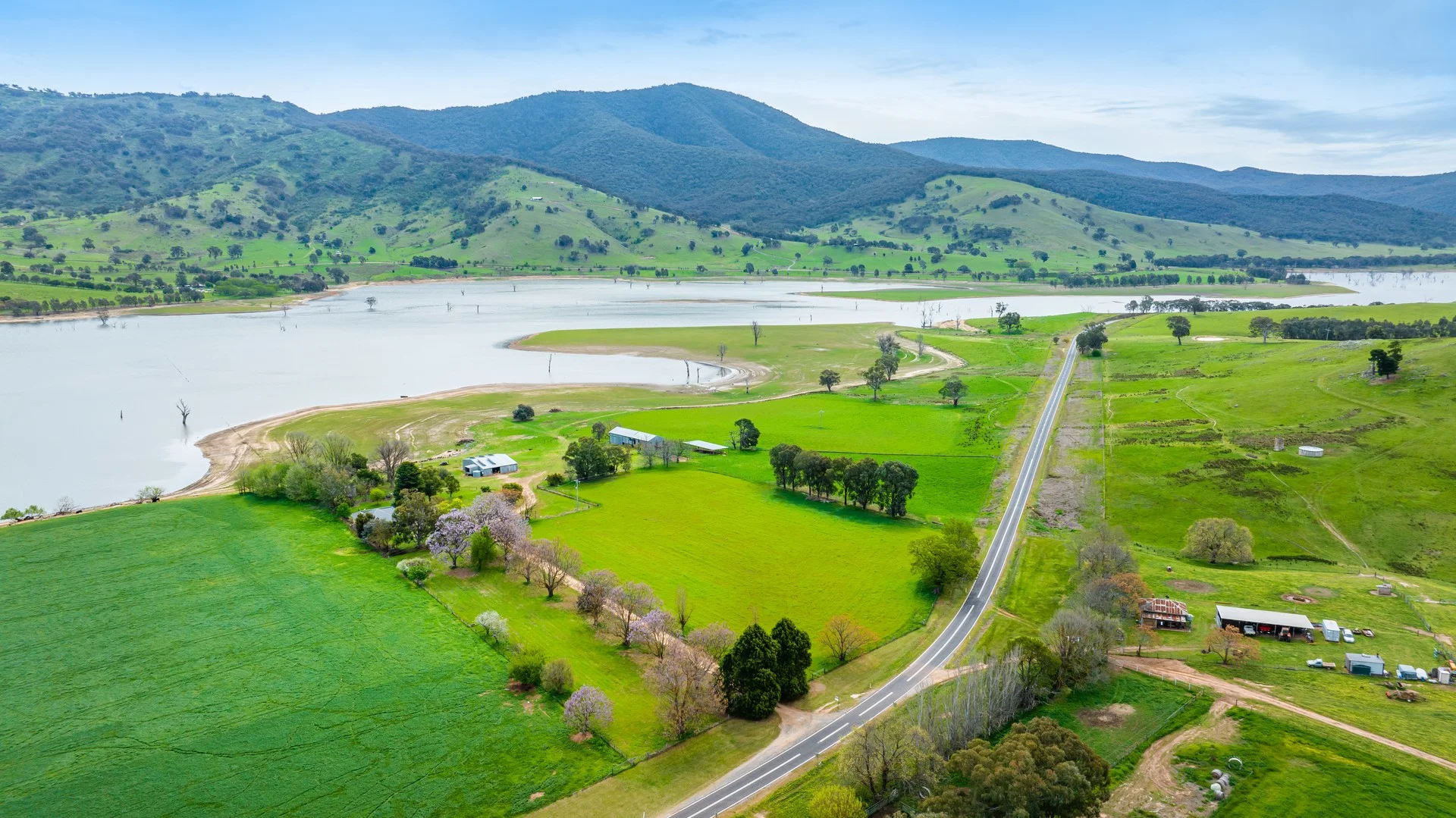 4115 Murray River Road, Thologolong VIC 3691