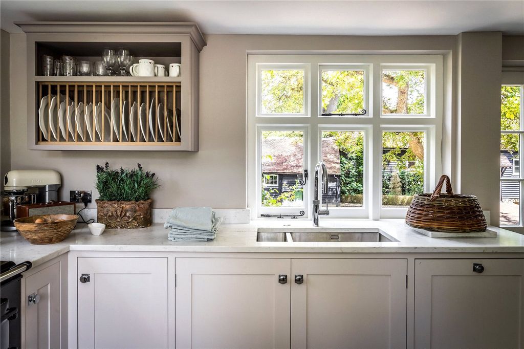 Additional image 24 of 6 bed detached house to rentBalchins Lane, Westcott, Dorking, Surrey RH4