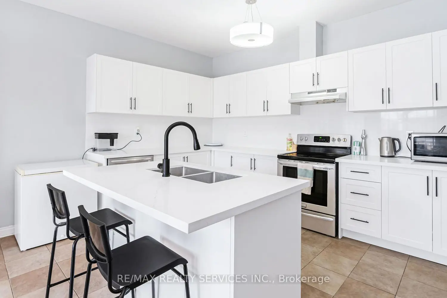 Additional image 11 of 28 Atira Avenue