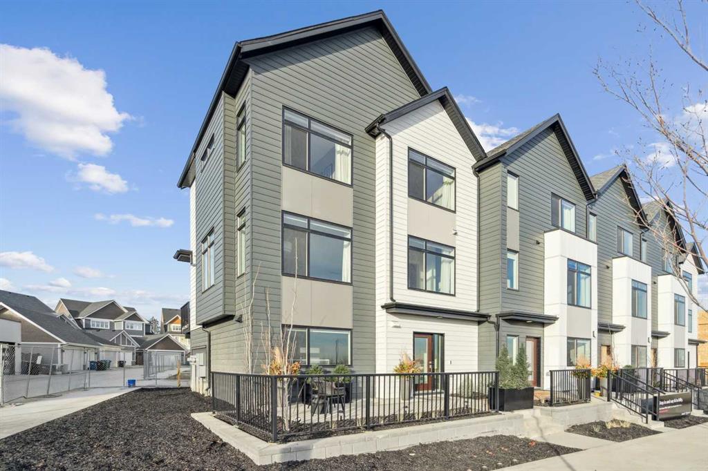 Additional image 2 of 3965 Quesnay Wood Drive SW, Calgary, AB, T3E 8H6