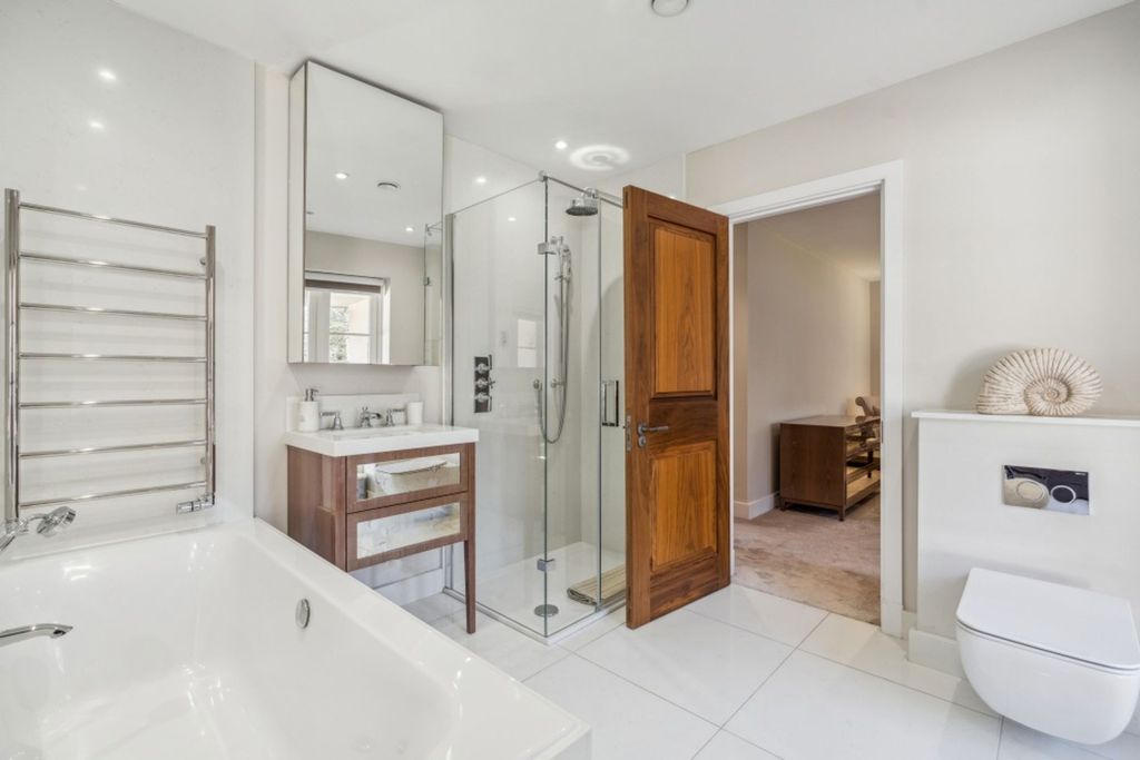 Additional image 21 of 6 bed detached house to rentStoke Wood, Stoke Poges SL2