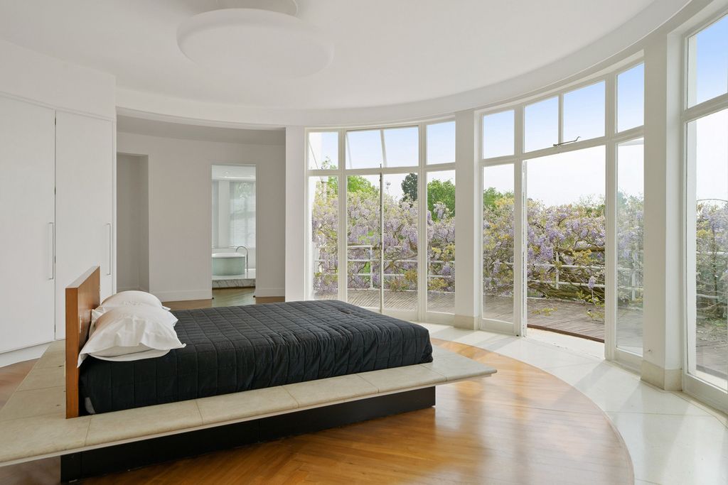 Additional image 21 of 6 bed country house to rentSt. Anns Hill Road, Chertsey KT16