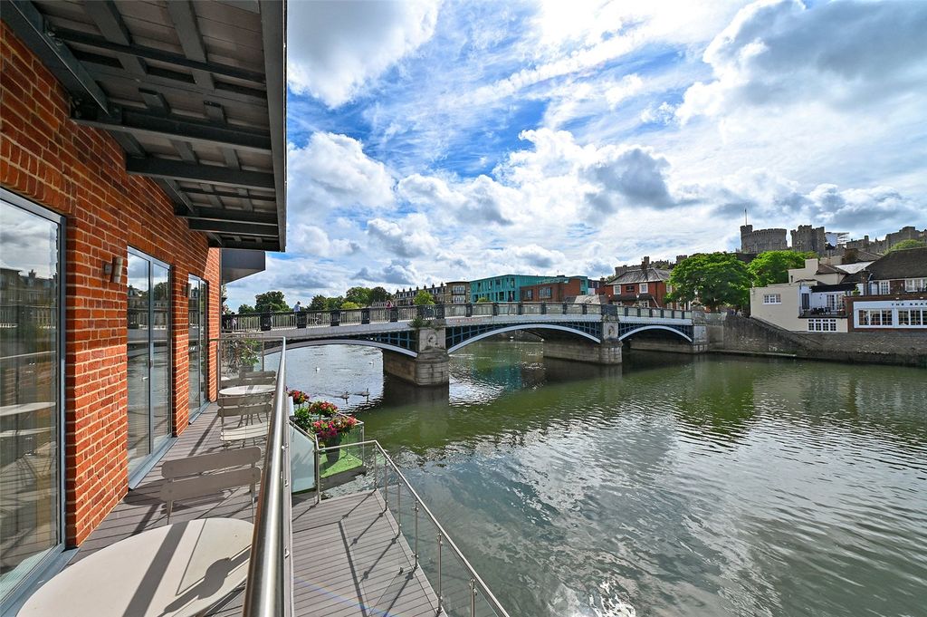 Additional image 5 of 3 bed flat to rentHigh Street, Eton, Windsor, Berkshire SL4