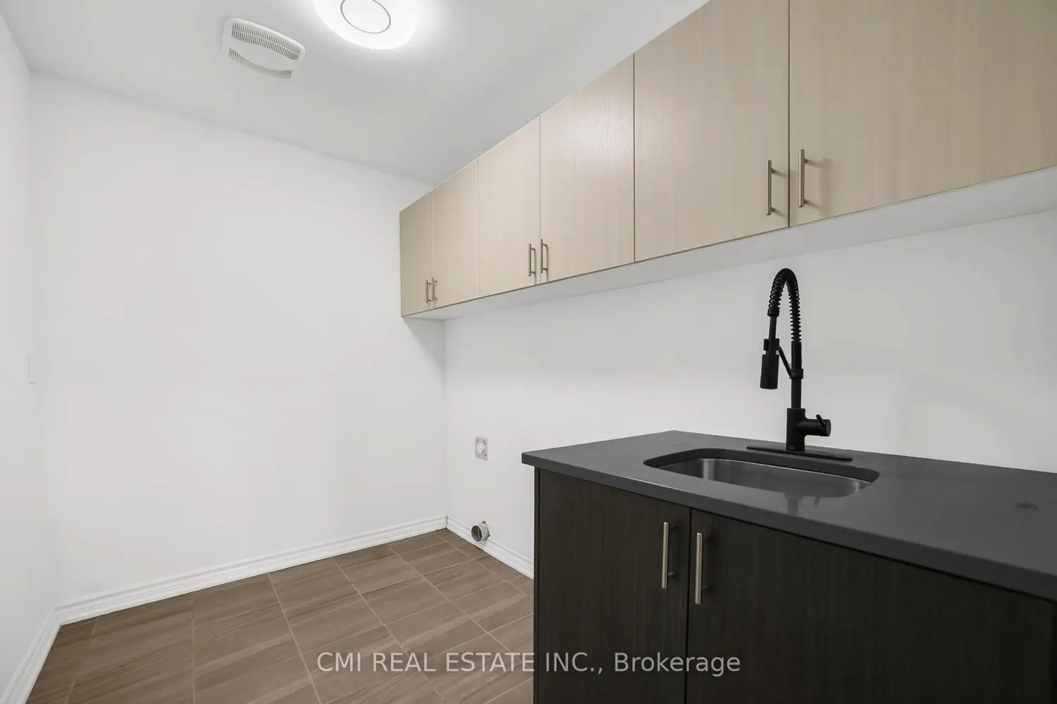 Additional image 18 of 3205 Mosley Street