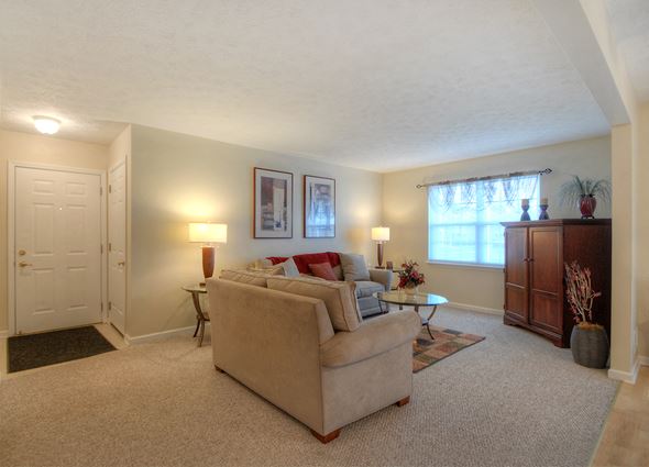 400 Squareview Ln, Rochester, NY, 14626