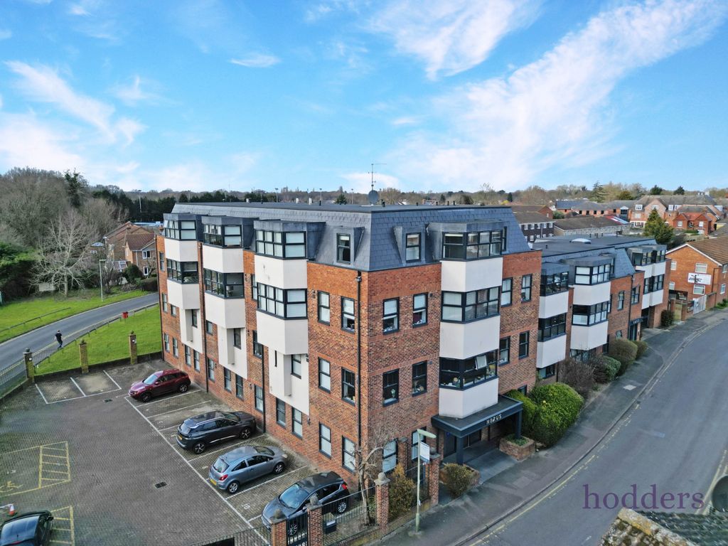Additional image 2 of 1 bed flat to rentNexus, Gogmore Lane, Chertsey, Surrey KT16