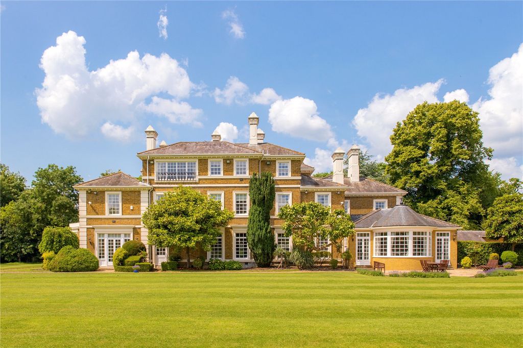 7 bed detached house to rentSt Mary's Road, Middle Green, Berkshire SL3