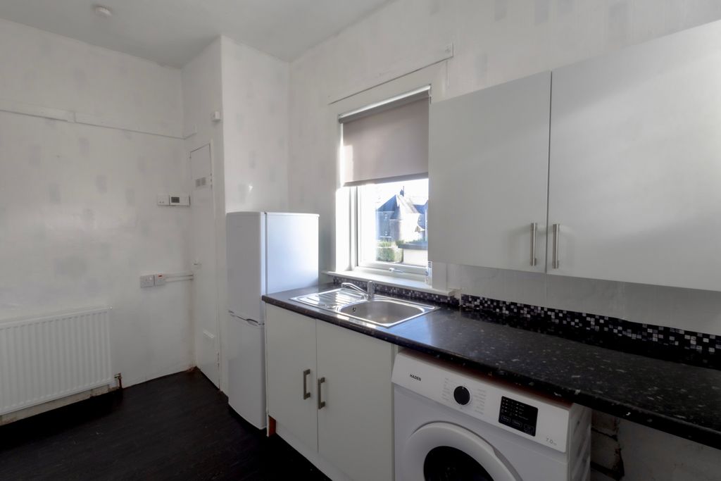 Additional image 8 of 2 bed flat to rentLomond Avenue, Renfrew PA4