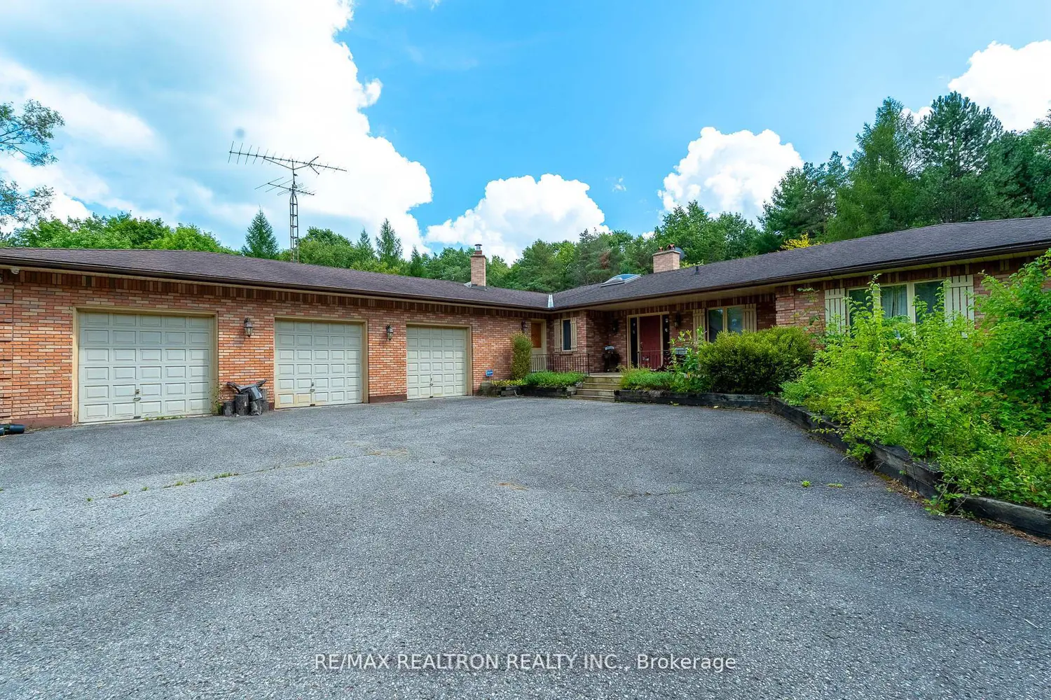 16271 Highway 48 photo 3