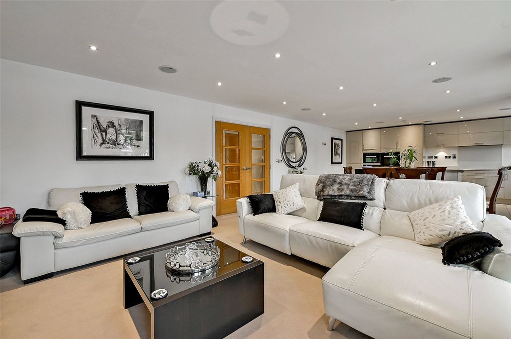 Additional image 7 of 3 bed flat to rentEton Thameside, 15 Brocas Street, Eton, Windsor SL4