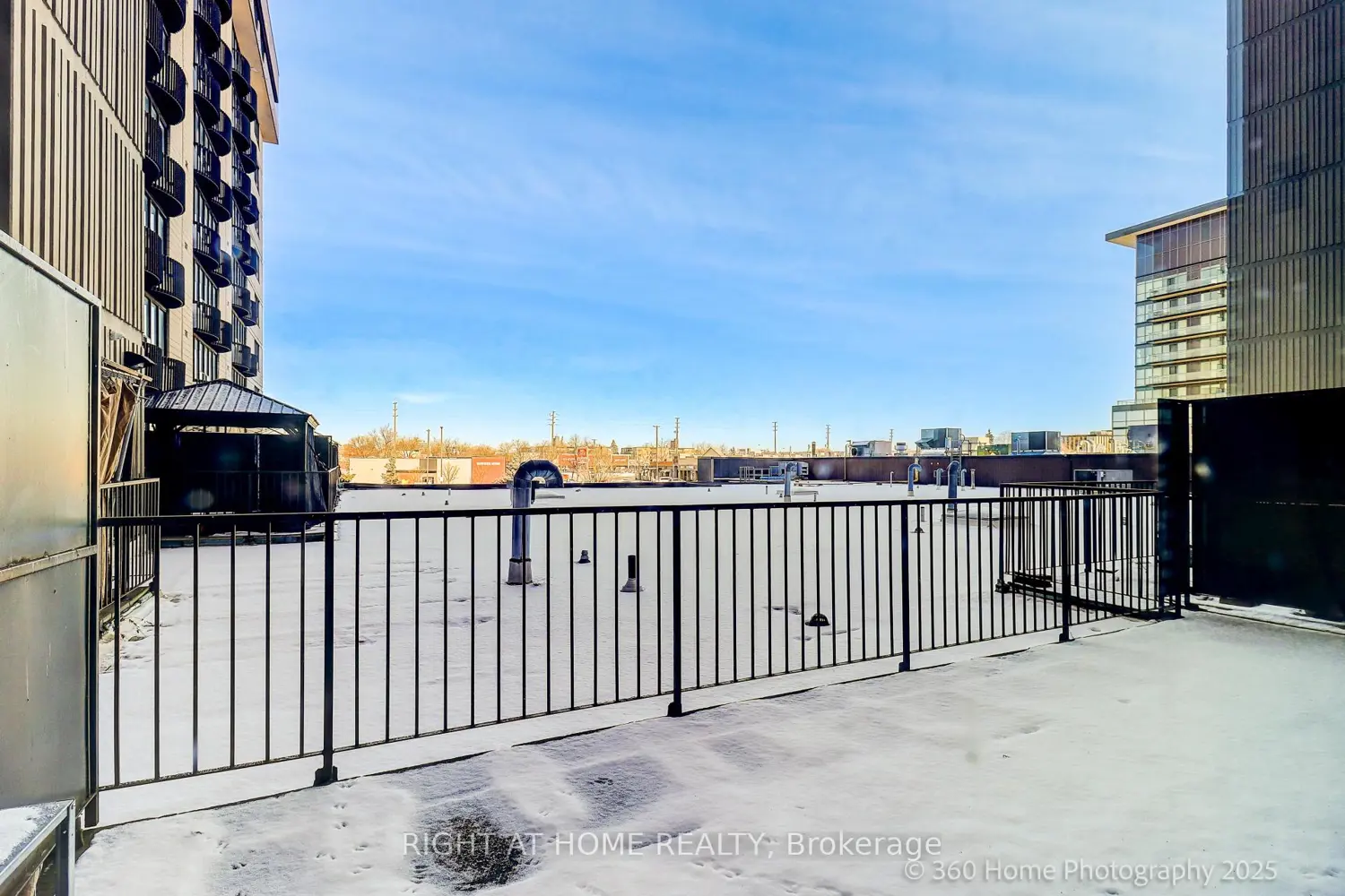 Additional image 19 of 2737 Keele Street 203