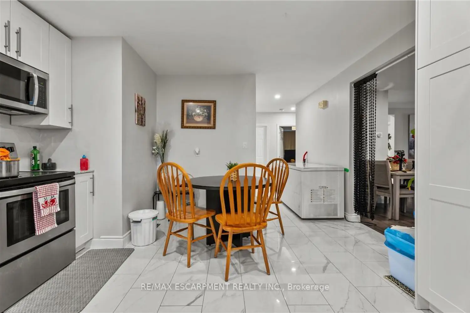 Additional image 5 of 557 Lake Street