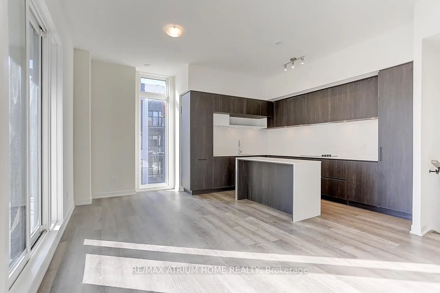 10 David Eyer Road 1240 photo 2