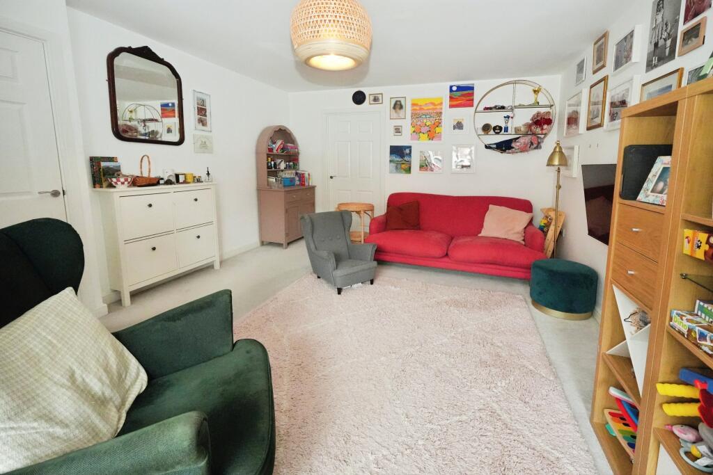 Additional image 7 of Hawthorn Way, Birmingham, B38