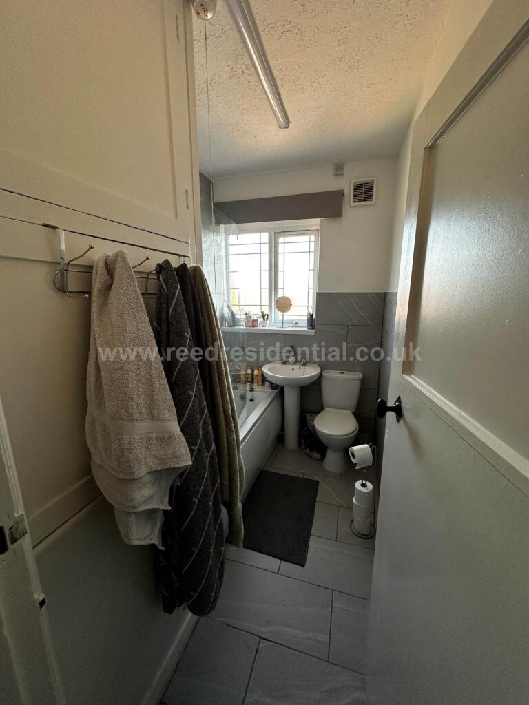 Additional image 5 of Flat 16 Weoley Court, 201 Gibbins Rd, West Midlands, B29