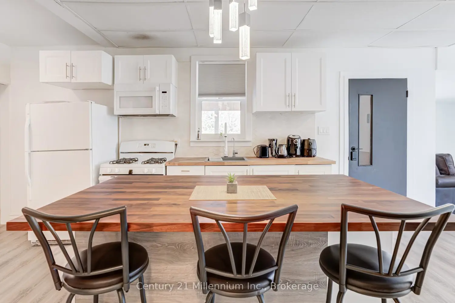 Additional image 9 of 303240 33 Side Road