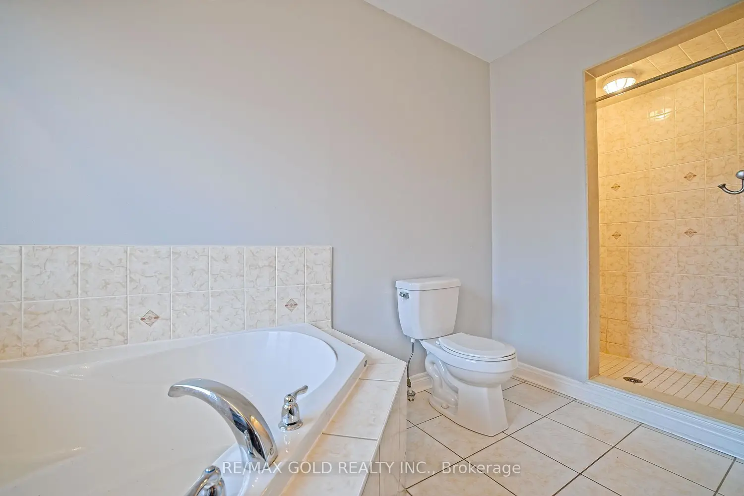 Additional image 11 of 35 Abitibi Lake Drive