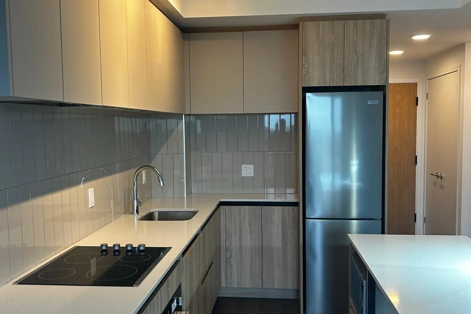 Additional image 3 of 7950 Bathurst Street 1807