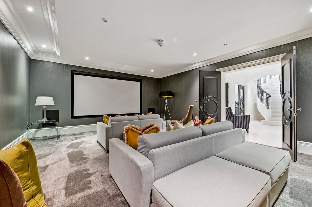 Additional image 38 of 7 bed villa to rentHeathfield Road, Burnham, Slough SL1