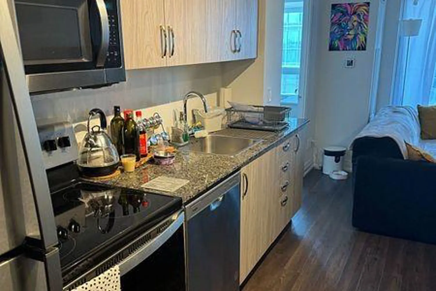 Additional image 9 of 20 Meadowglen Place 1610