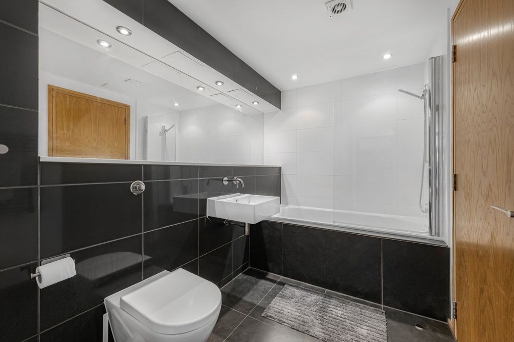 Additional image 7 of 3 bed flat to rentSheen Road, Surrey TW9