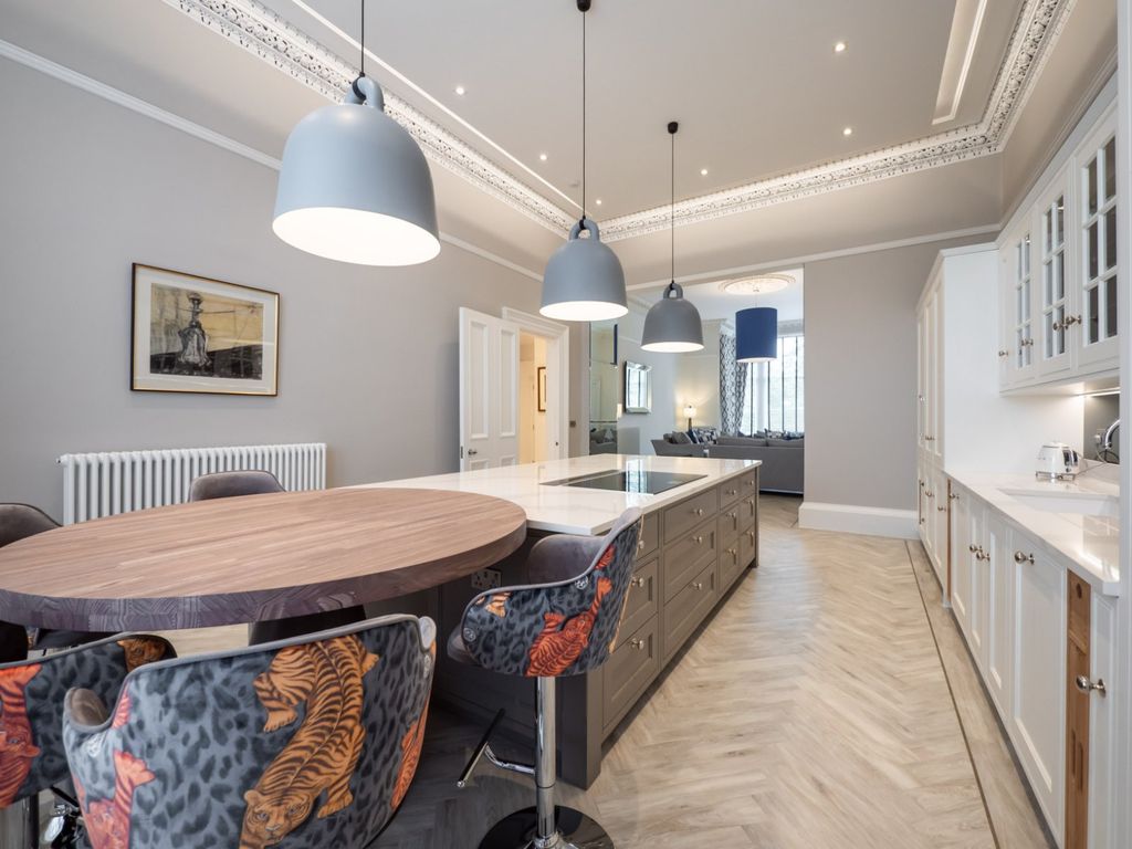 Additional image 3 of 4 bed flat to rentBelgrave Crescent, Edinburgh EH4