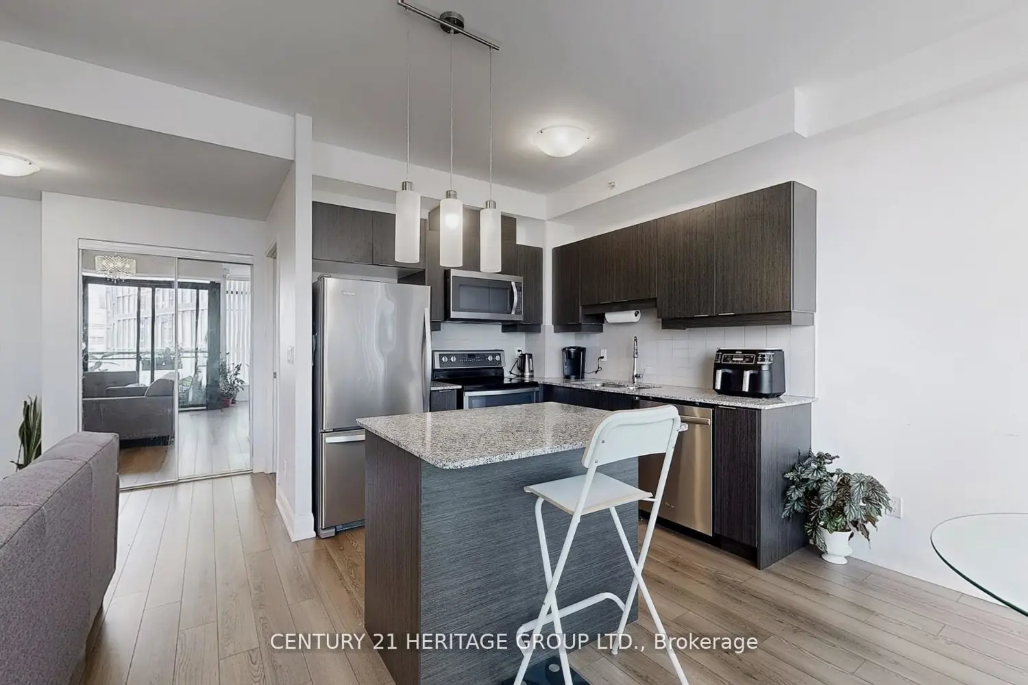 Additional image 6 of 2910 Highway 7 Road 405