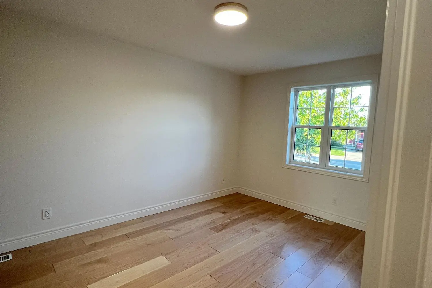 Additional image 10 of 241 Bethune Crescent