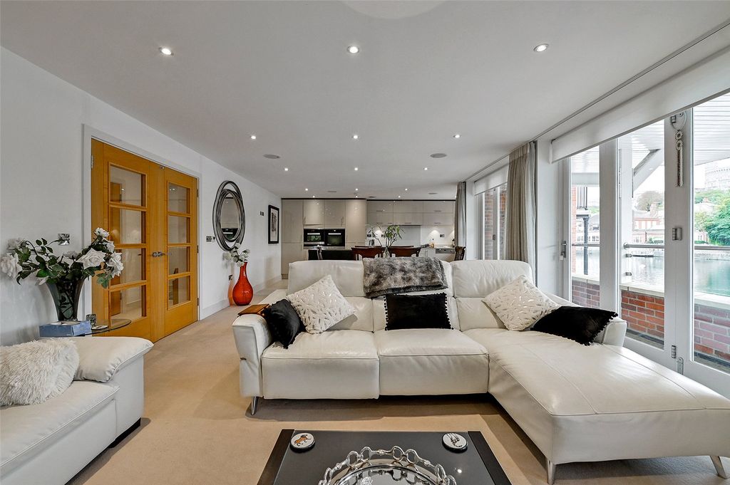 Additional image 6 of 3 bed flat to rentEton Thameside, 15 Brocas Street, Eton, Windsor SL4
