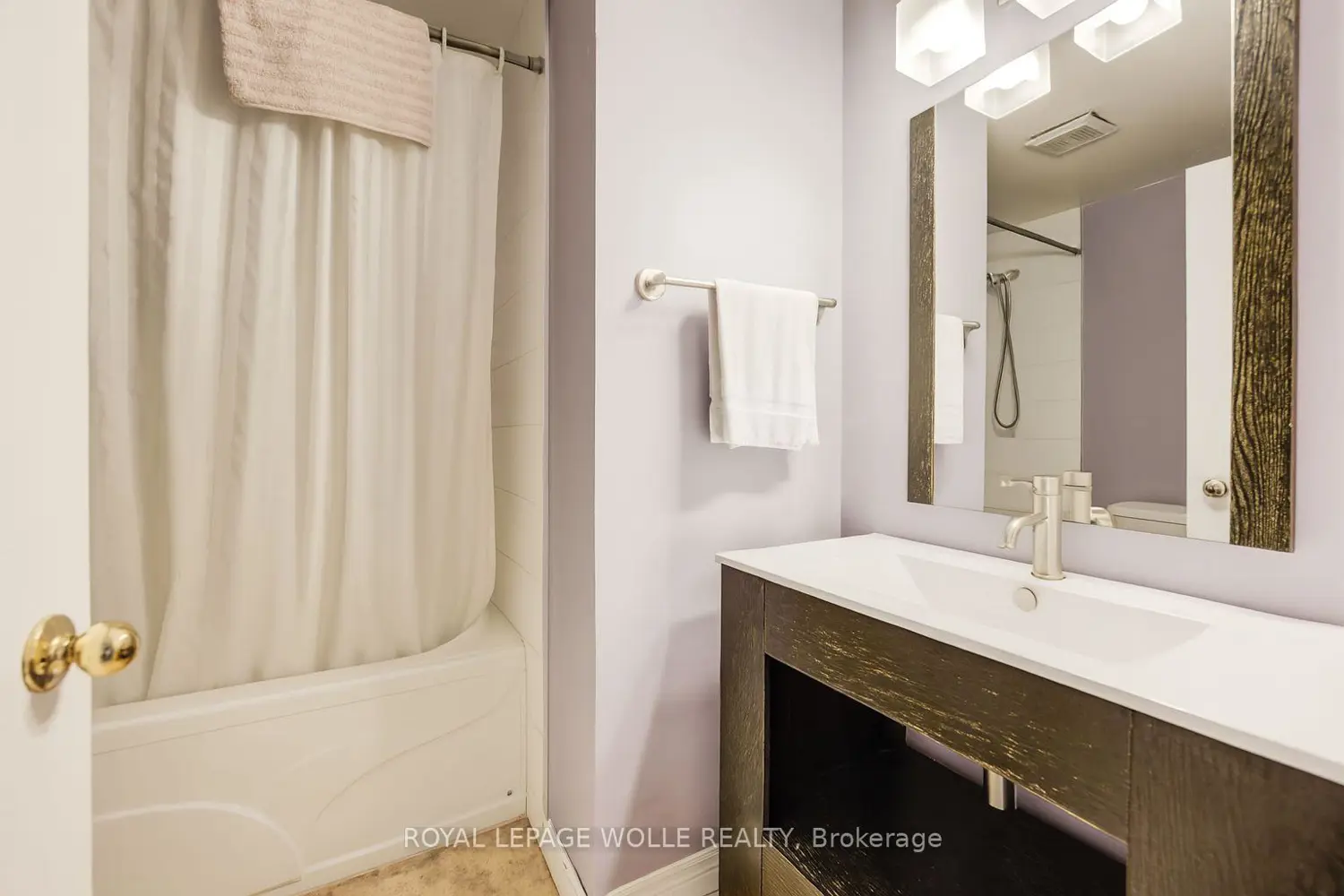 Additional image 4 of 465 Woolwich Street 17