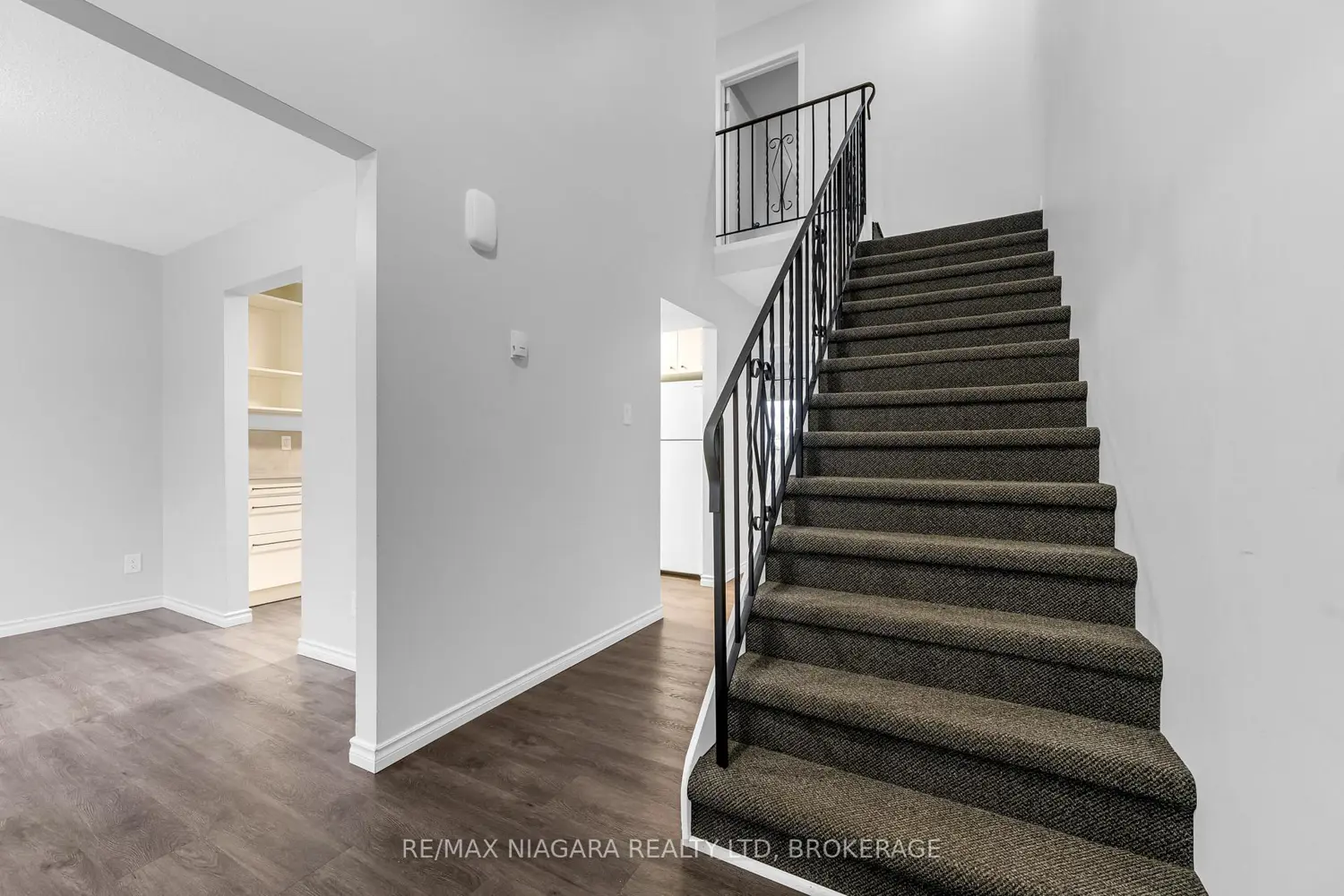 Additional image 3 of 100 Brownleigh Avenue 244