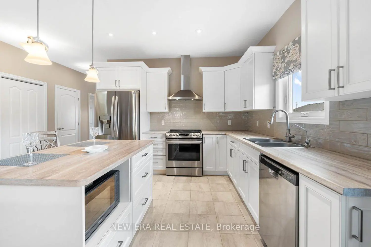 17 Dorchester Drive photo 5