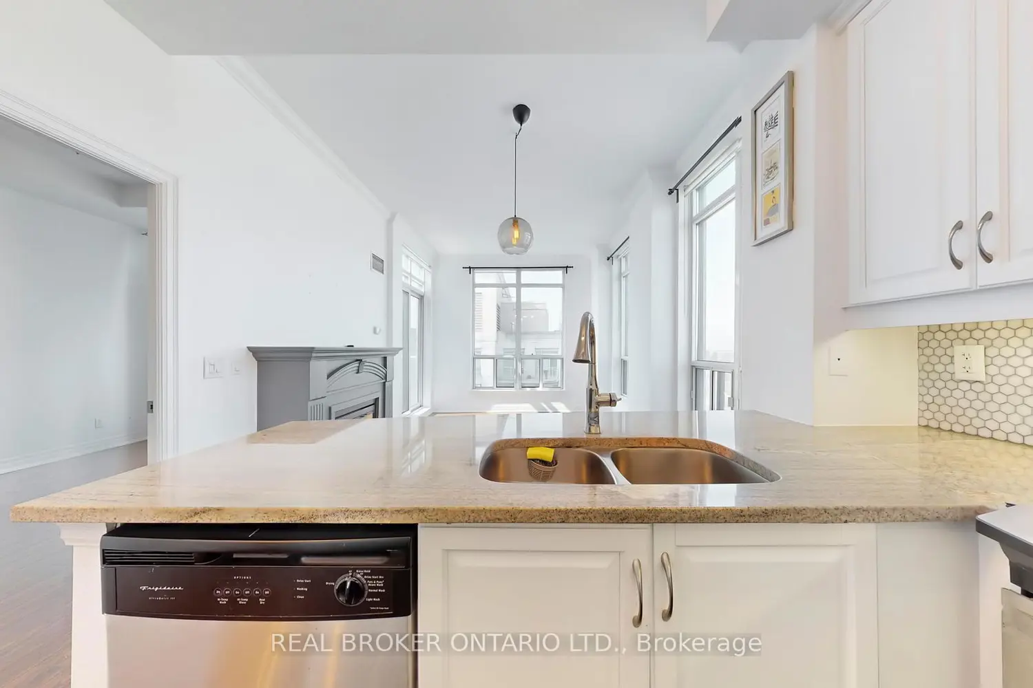 Additional image 8 of 2087 Lake Shore Boulevard Ph7