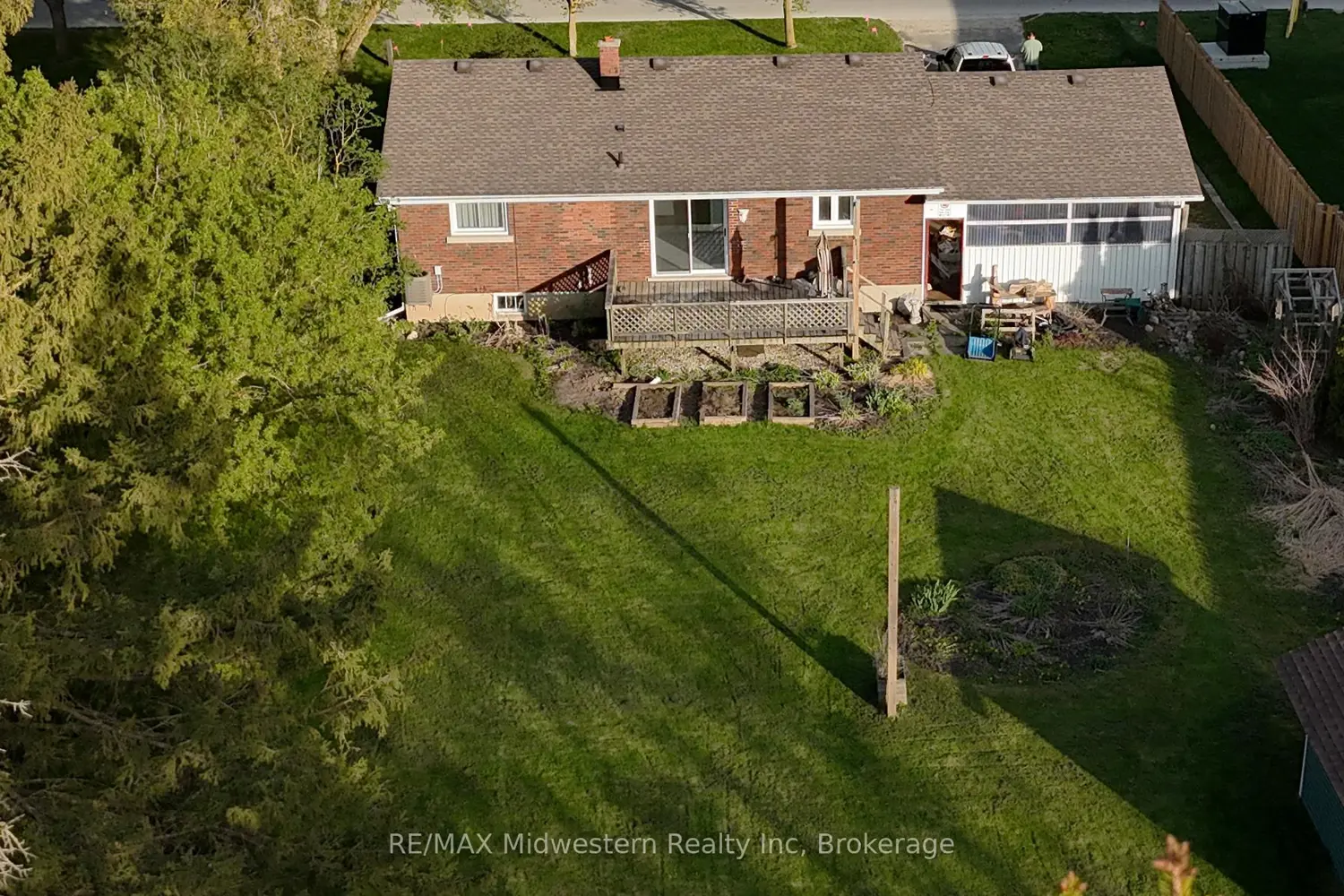Additional image 5 of 425 Wellington Street