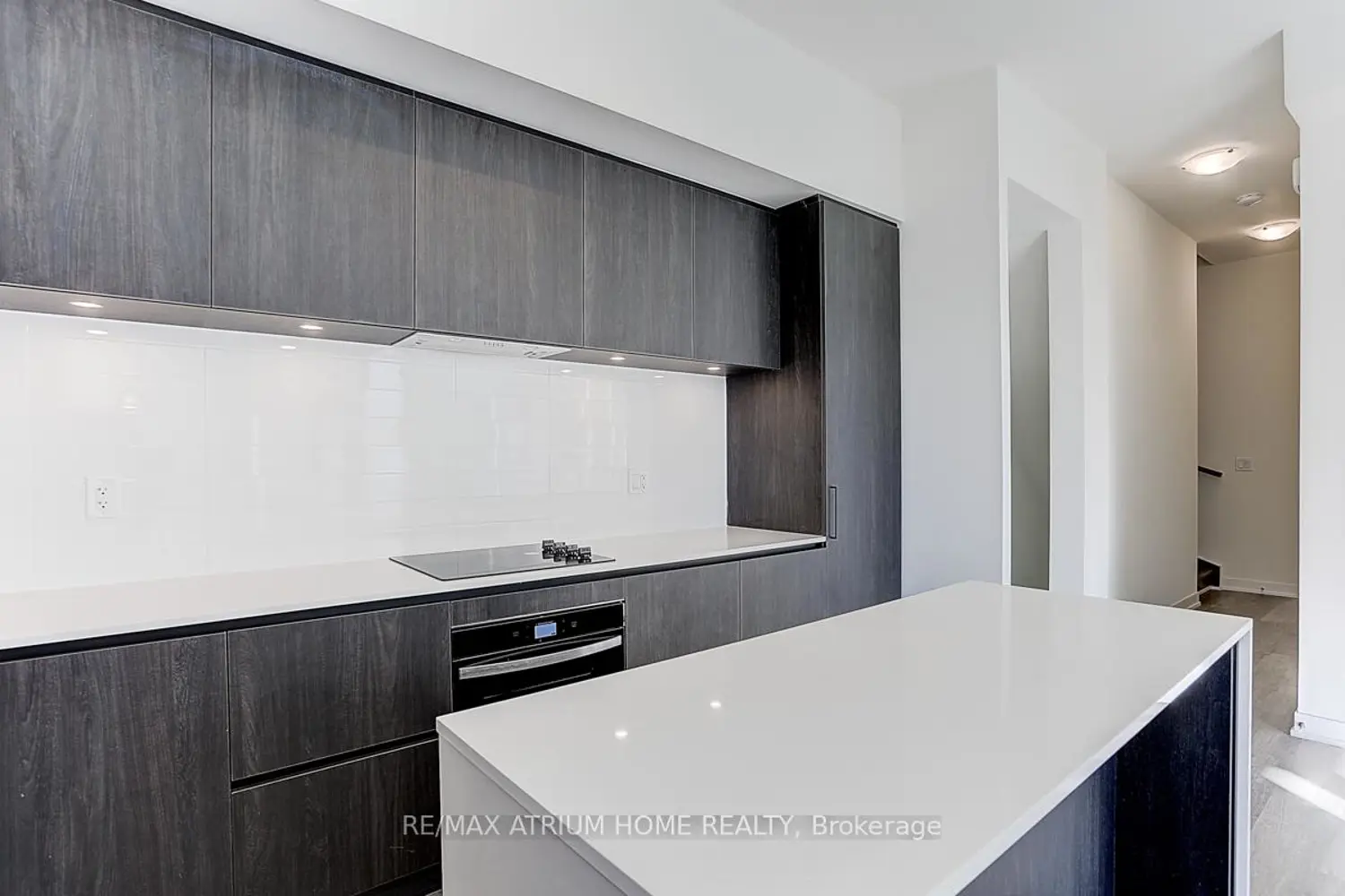10 David Eyer Road 1240 photo 3